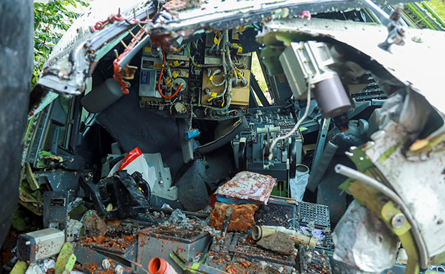 IAF का MiG 21 फाइटर प्लेन क्रैश, खेतों में मिला पायलट का शव और विमान का मलबा