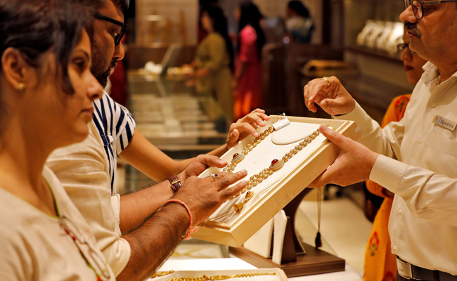 Trendy Jewellery: Amid rising gold prices, women are opting for this type of artificial jewellery.