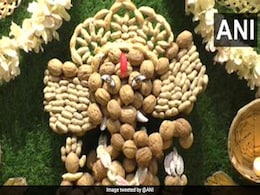 Ganesh Chaturthi 2020: देशभर के अलग-अलग क्षेत्रों में इस तरह की गई गणेश जी की स्थापना, देखें Photos और Videos Ganesh Chaturthi 2020: देशभर के अलग-अलग क्षेत्रों में इस तरह की गई गणेश जी की स्थापना, देखें Photos और Videos