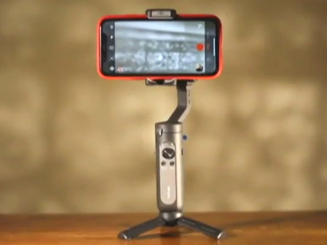 Smartphone Gimbal That's Light on the Pocket