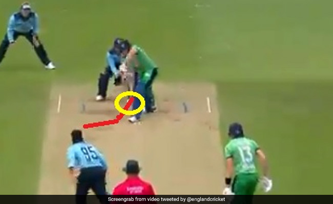 ENG Vs IRE: आदिल रशीद की जाल में फंसकर यूं बोल्ड हुआ बल्लेबाज, गेंद देखकर लोगों ने कहा, 'नहीं बच सकता था ' Video