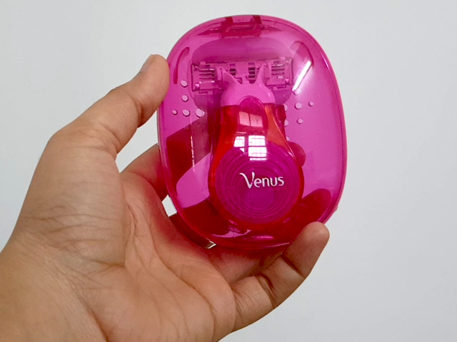 We Tried The Gilette Venus Snap Razor For Hair Removal At Home