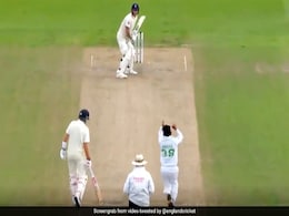 Eng Vs Pak: पाक गेंदबाज ने पिच पर 'नचाई गेंद', बोल्ड होने के बाद ऐसे देखने लगे बेन स्टोक्स - देखें Video Eng Vs Pak: पाक गेंदबाज ने पिच पर 'नचाई गेंद', बोल्ड होने के बाद ऐसे देखने लगे बेन स्टोक्स - देखें Video