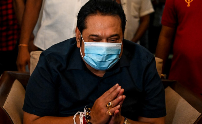 Mahinda Rajapaksa Takes Oath As Sri Lankan Prime Minister