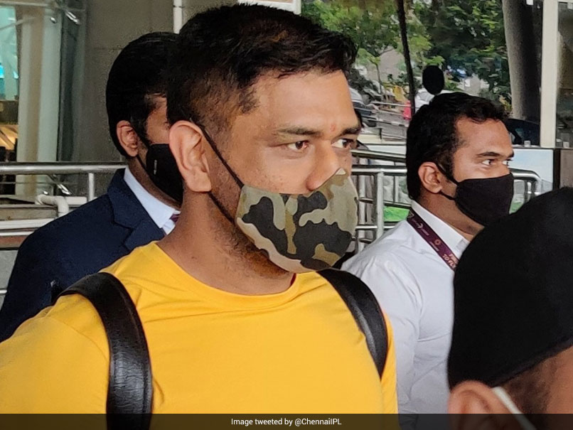 धोनी अहम खिलाड़ियों के साथ शिविर में हिस्सा लेने चेन्नई पहुंचे, सीएसके ने बनाए ये कड़े नियम