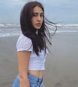 sara ali khan in jeans top