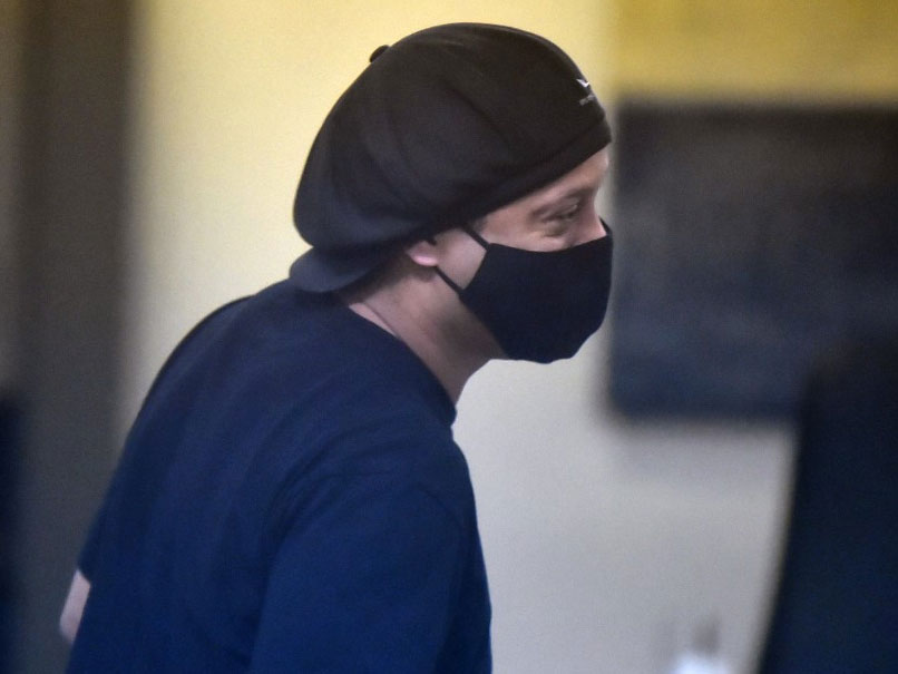 Ronaldinho Leaves Paraguay After Five Months' Detention