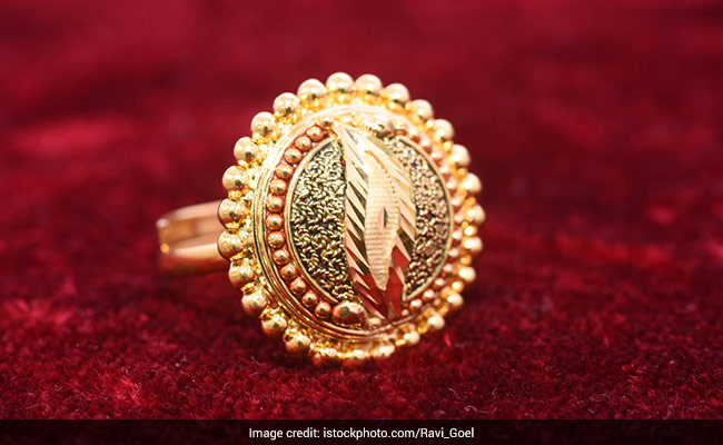 Add A Stylish Spin To Your Ethnic Fashion With These Statement Finger Rings