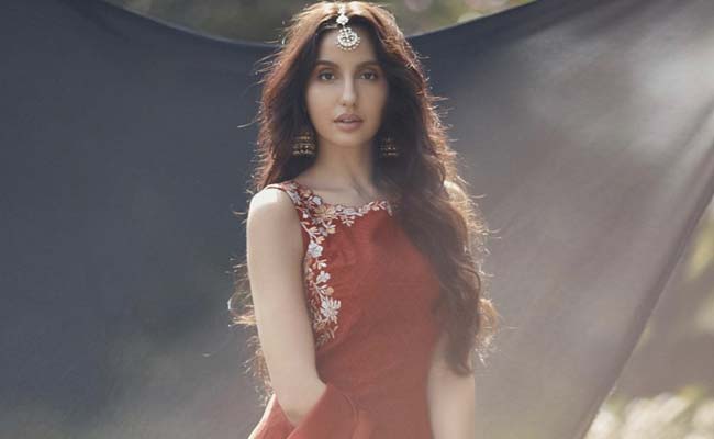 नोरा फतेही से लाइव चैट में फैंस ने कहा कुछ ऐसा, रोने लगीं एक्ट्रेस