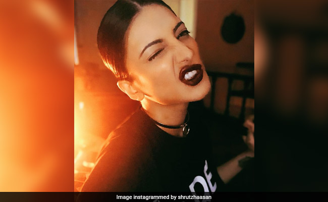 Shruti Haasan Sums Up Her "Monday Mood" In A Pic