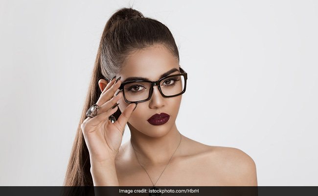 5 Super Stylish Black Frame Spectacles You'd Love To Own