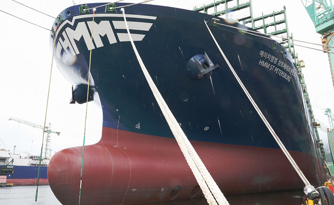 World's Biggest Container Ships Take Shape In South Korea