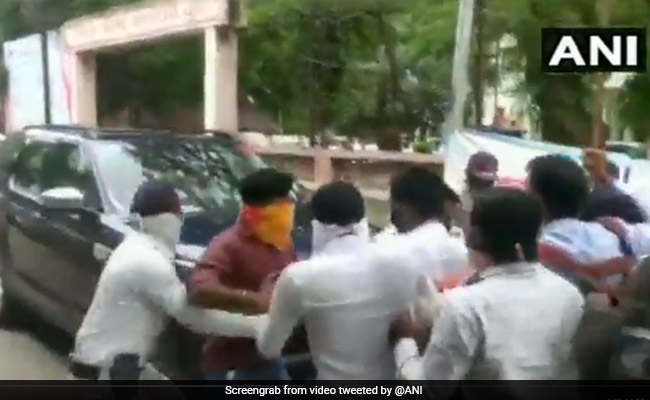 ABVP Activists Try To Stop Maharashtra Minister's Car; Cane-Charged