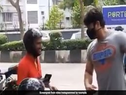 सिद्धार्थ शुक्ला से फैन ने मांगी सेल्फी तो Bigg Boss विनर ने रख दी यह शर्त- देखें Video सिद्धार्थ शुक्ला से फैन ने मांगी सेल्फी तो Bigg Boss विनर ने रख दी यह शर्त- देखें Video