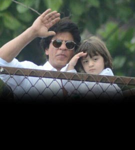 Eid Mubarak From SRK-AbRam. 'Give Yourself A Hug,' Writes The Actor