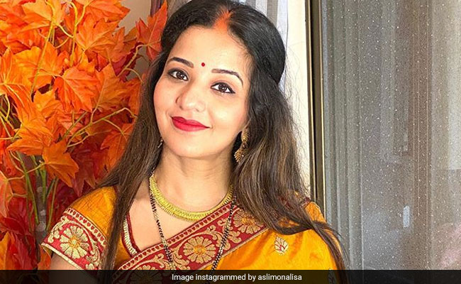 मोनालिसा ने हरतालिका तीज के मौके पर शेयर की Photos, इस अंदाज में दिखीं एक्ट्रेस