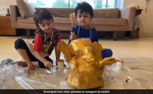 Ganesh Chaturthi 2020: In Which Riteish Deshmukh's Sons Riaan And Rahyl Make Eco-Friendly Ganesha From Scratch