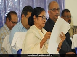 ममता की कैबिनेट बैठक में नहीं पहुंचे 4 मंत्री, वन मंत्री की अनुपस्थिति को लेकर उठने लगे सवाल ममता की कैबिनेट बैठक में नहीं पहुंचे 4 मंत्री, वन मंत्री की अनुपस्थिति को लेकर उठने लगे सवाल