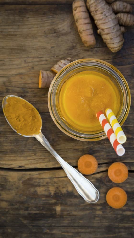 Astrology Tips : घर की दहलीज पर हल्दी का पानी क्यों छिड़का जाता है, जान गए तो मिट जाएंगे हर कष्ट!