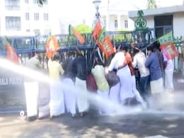 केरल : नौकरी नहीं मिलने से परेशान युवक ने आत्महत्या की केरल : नौकरी नहीं मिलने से परेशान युवक ने आत्महत्या की