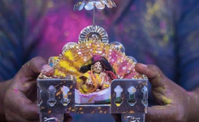 राम जन्मभूमि के बाद कृष्ण जन्मभूमि का मामला पहुंचा कोर्ट, शाही ईदगाह मस्जिद हटाने की मांग