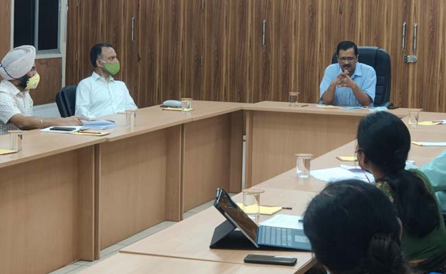 अरविंद केजरीवाल ने किसानों को क्यों दी दिल्ली आने की इजाजत? AAP क्यों कर रही उनकी खिदमत?