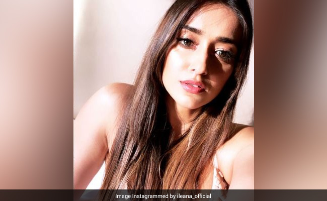 इलियाना डीक्रूज ने शेयर किया ब्लैक Heart, छलका ब्रेकअप का दर्द- बहुत मुश्किल होता है खुद...