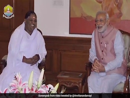 Mata Amritanandamayi, Lata Mangeshkar's Rakhi Greetings For PM Modi Mata Amritanandamayi, Lata Mangeshkar's Rakhi Greetings For PM Modi