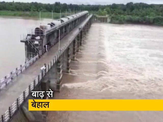 बारिश और बाढ़ से परेशान गुजरात, 9 लोग अब तक बहे