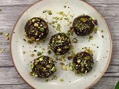 Rakhi 2020: Make Chocolate Ladoo In Less Than 30 Min (Watch Recipe Video) Rakhi 2020: Make Chocolate Ladoo In Less Than 30 Min (Watch Recipe Video)