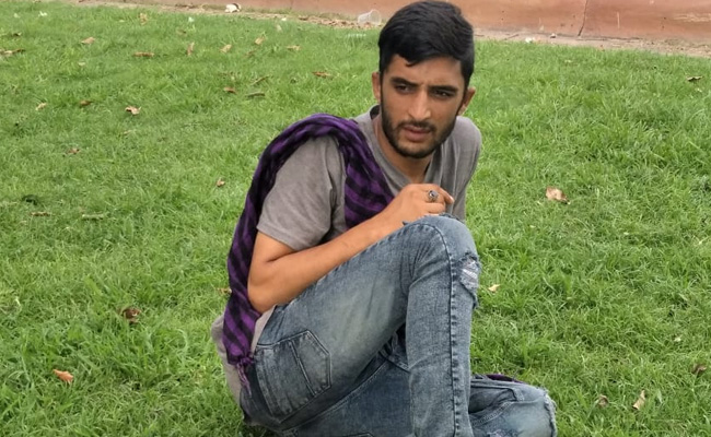 संसद के पास से संदिग्‍ध शख्‍स गिरफ्तार, आधार और DL पर हैं अलग-अलग नाम: पुलिस