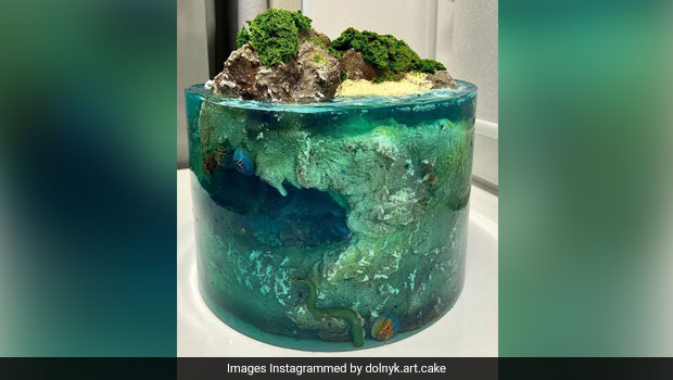 Miss Travelling? New 'Island Cake' Trend Will Make You Reminisce Your Last Beach Vacation