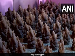 Ganesh Chaturthi 2020: ये NGO बना रहा लाल मिट्टी से भगवान गणपति की इको फ्रेंडली प्रतिमा Ganesh Chaturthi 2020: ये NGO बना रहा लाल मिट्टी से भगवान गणपति की इको फ्रेंडली प्रतिमा