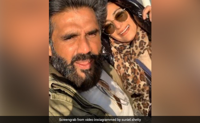 सुनील शेट्टी ने बीवी को रोमांटिक अंदाज में किया बर्थडे विश, Video हुआ वायरल