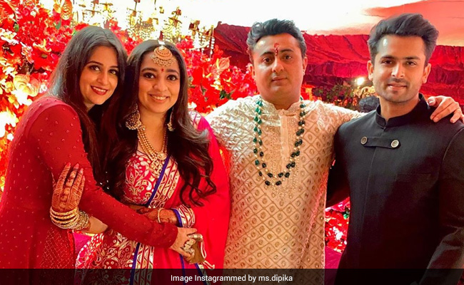 दोस्त की सगाई में गईं दीपिका कक्कड़ और शोएब इब्राहिम पर टिक गईं सबकी निगाहें- देखें Photos