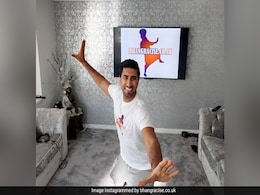 UK PM Honours Indian-Origin Dancer For Online <i>Bhangra</i> Classes Amid Lockdown UK PM Honours Indian-Origin Dancer For Online <i>Bhangra</i> Classes Amid Lockdown