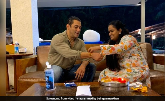 ICYMI: This Is How Much Fun Salman Khan And Family Had On Raksha Bandhan This Year
