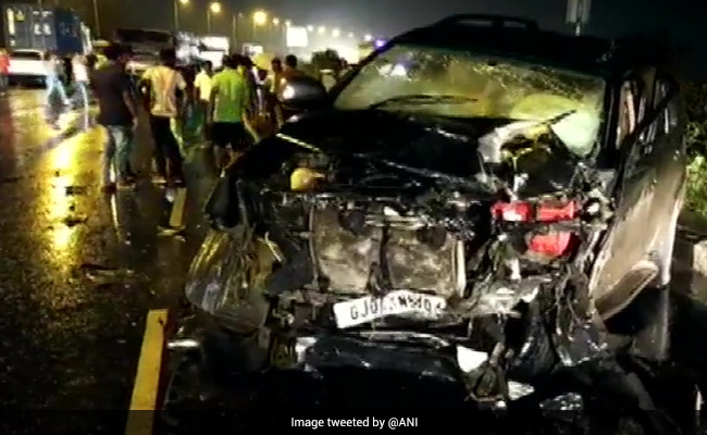 5 Killed, 4 Injured As Two Cars Collide On National Highway In Gujarat