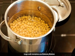 Black Gram Water: सुबह खाली पेट काले चने का पानी पीने के बेमिसाल फायदे Black Gram Water: सुबह खाली पेट काले चने का पानी पीने के बेमिसाल फायदे