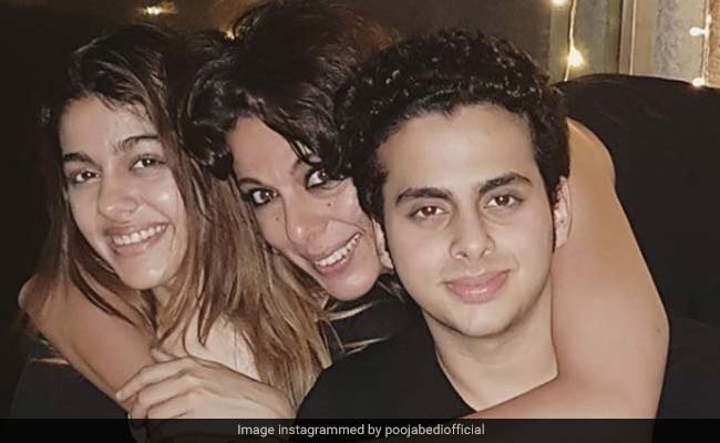 Trending: Pooja Bedi, Engaged To Maneck Contractor, Says Her "Kids Want Her To Get Married"