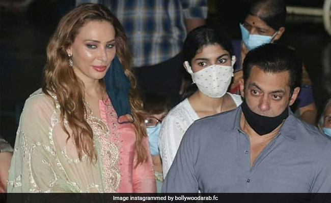 Ganesh Chaturthi 2020: Iulia Vantur Joins Salman Khan And Family For Visarjan