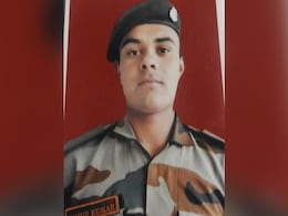 त्योहार के दिन भी बाज नहीं आया पाकिस्तान, LoC पर की फायरिंग, सेना का एक जवान शहीद त्योहार के दिन भी बाज नहीं आया पाकिस्तान, LoC पर की फायरिंग, सेना का एक जवान शहीद