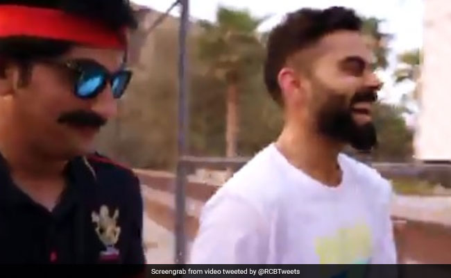 IPL 2020: कोहली को RCB 'मिस्टर नैग्स' ने जल्द पिता बनने को लेकर दी बधाई, कप्तान का रिएक्शन हुआ वायरल Video