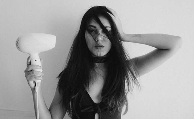 Save Your Salon Trips By Getting These Hair Styling Tools At Home