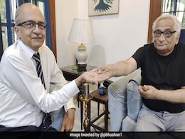 अवमानना मामले में फैसले के बाद प्रशांत भूषण का ट्वीट - 'मेरे वकील ने दिया 1 रुपए का योगदान' अवमानना मामले में फैसले के बाद प्रशांत भूषण का ट्वीट - 'मेरे वकील ने दिया 1 रुपए का योगदान'