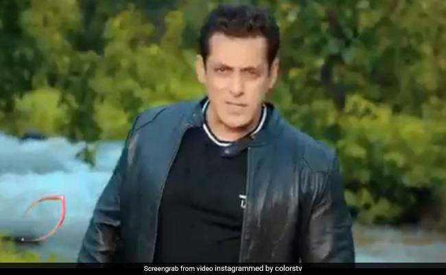 <i>Bigg Boss 14</i> Promo: Done With Farming, Salman Khan Is Set To "Change The Scene Of 2020"