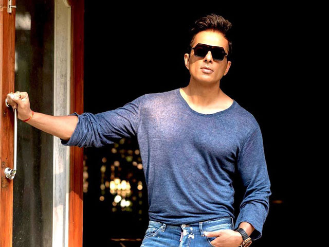 Sonu Sood Helps UP Girl Get Knee Replacement Surgery