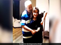 Aarti Singh ने पिता के साथ Salman Khan के गाने पर यूं किया जबरदस्त डांस, Video ने मचाई धूम Aarti Singh ने पिता के साथ Salman Khan के गाने पर यूं किया जबरदस्त डांस, Video ने मचाई धूम