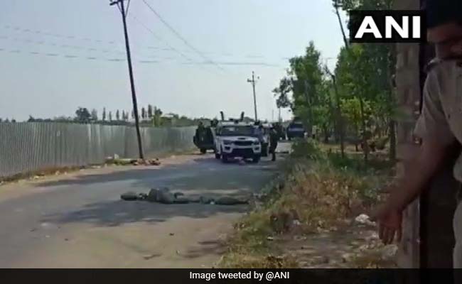 জম্মু ও কাশ্মীরের বারামুল্লায় জঙ্গি হানা, নিহত ২ সিআরপিএফ ও ১ পুলিশকর্মী