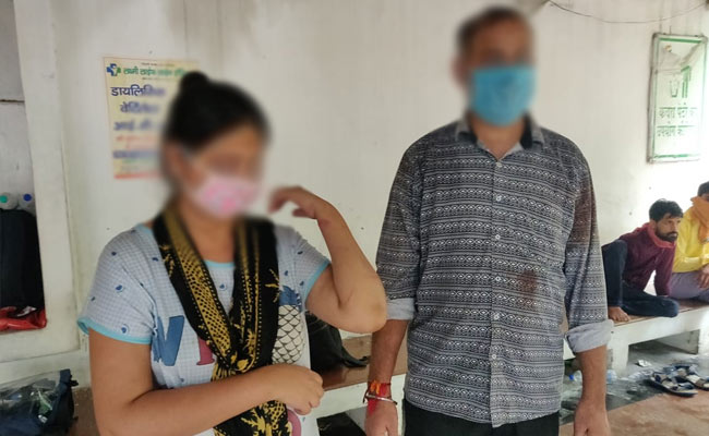 महिला का आरोप, छेड़खानी का विरोध करने पर हुई पिता की हत्या, लेकिन पुलिस का कहना...